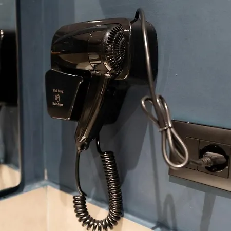 The Red Tile - Sweet Escape *