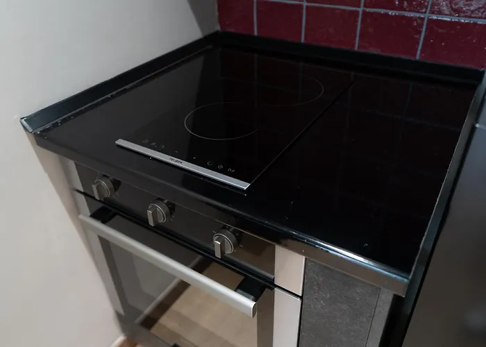 The Red Tile - Sweet Escape *